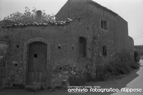 38-via Belvedere -accanto villa Cocuzza